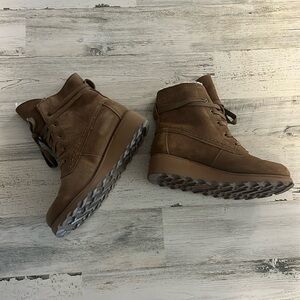 Bearpaw boots Size 7